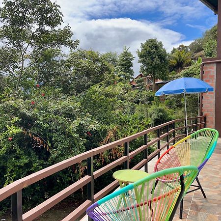 Villa Camila Hostel Coroico Εξωτερικό φωτογραφία