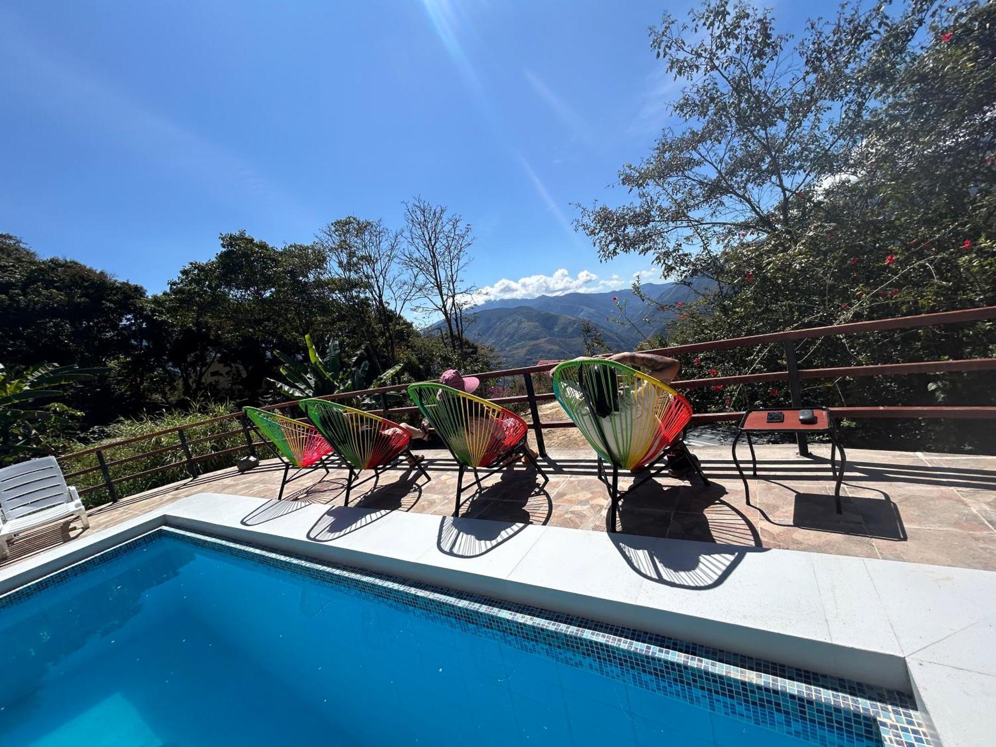Villa Camila Hostel Coroico Εξωτερικό φωτογραφία