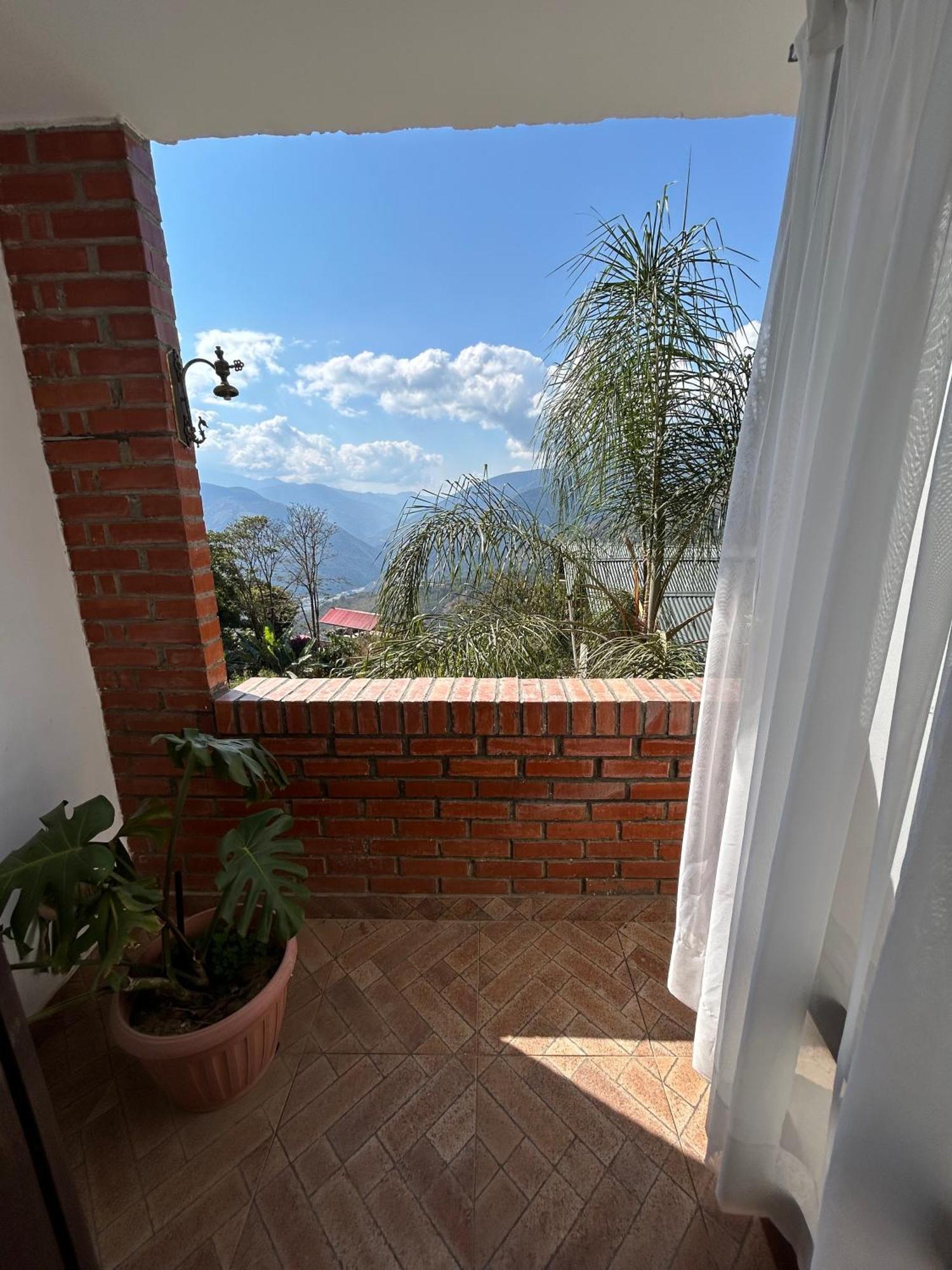 Villa Camila Hostel Coroico Εξωτερικό φωτογραφία
