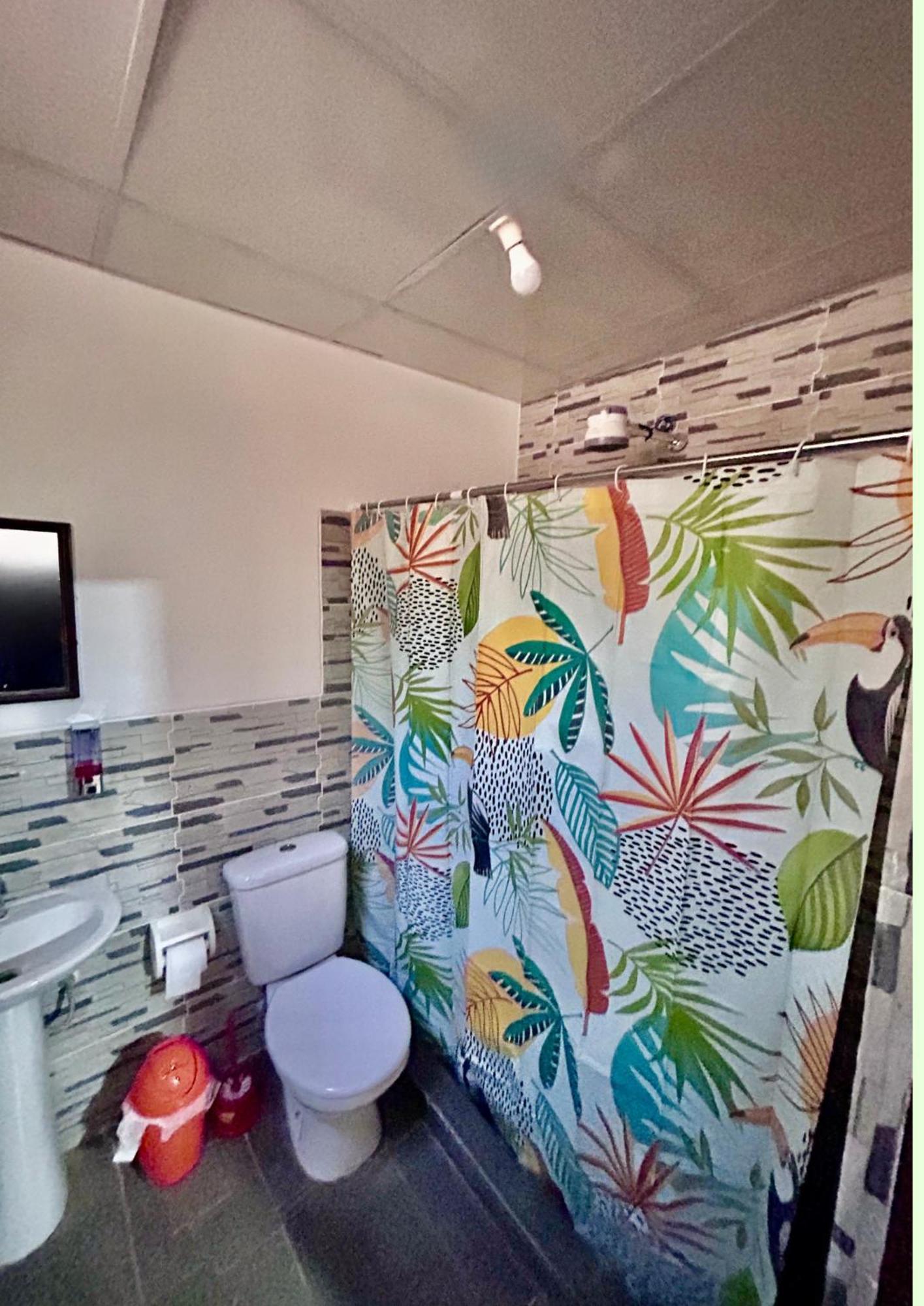 Villa Camila Hostel Coroico Εξωτερικό φωτογραφία